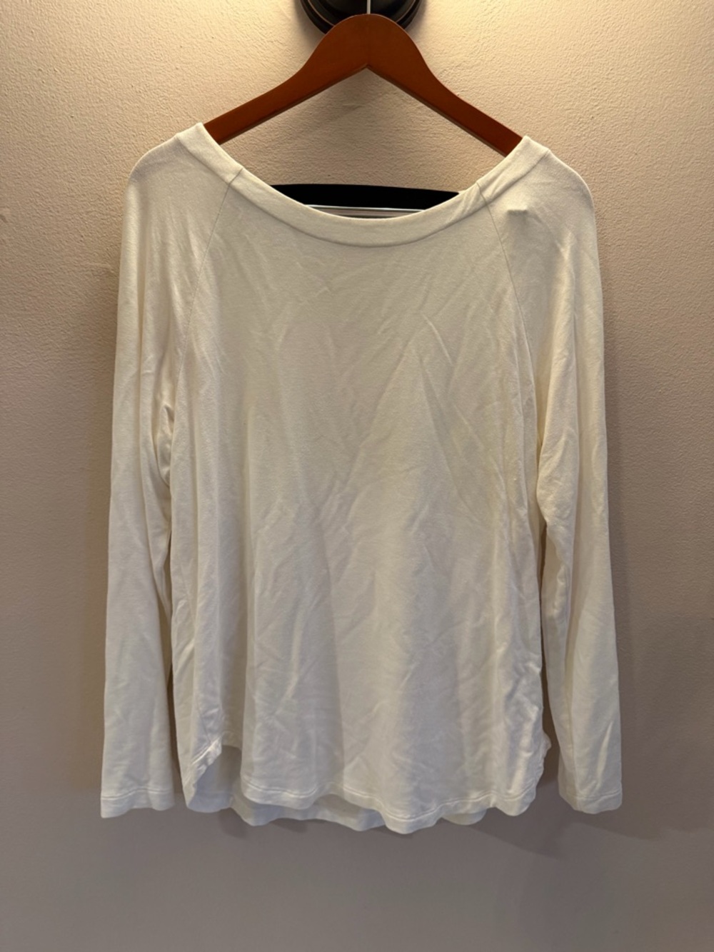 Cabi Cream White Long Sleeve V-Back Cutout Striped Strap Top Womens Size M